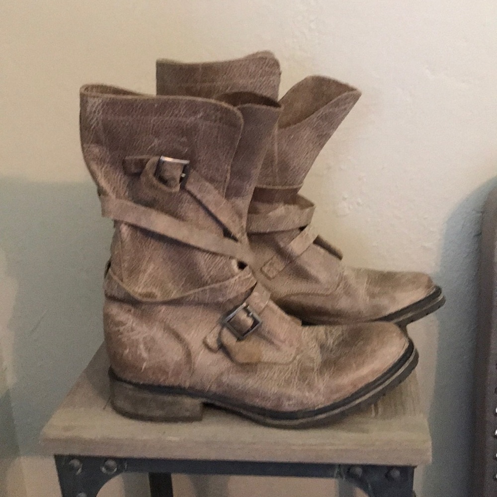Strappy Steve Madden Banddit boots